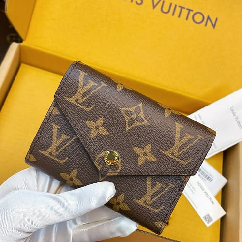 KakaoTalk_20260227_230022433_01 루이비통 빅토린 월릿 모노그램(M62472)